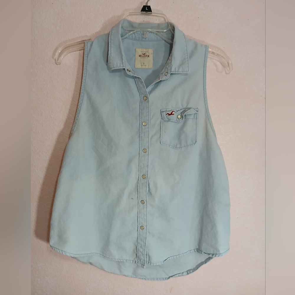 Light Blue Sleeveless Denim Shirt